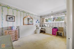 Master Bed- click for photo gallery